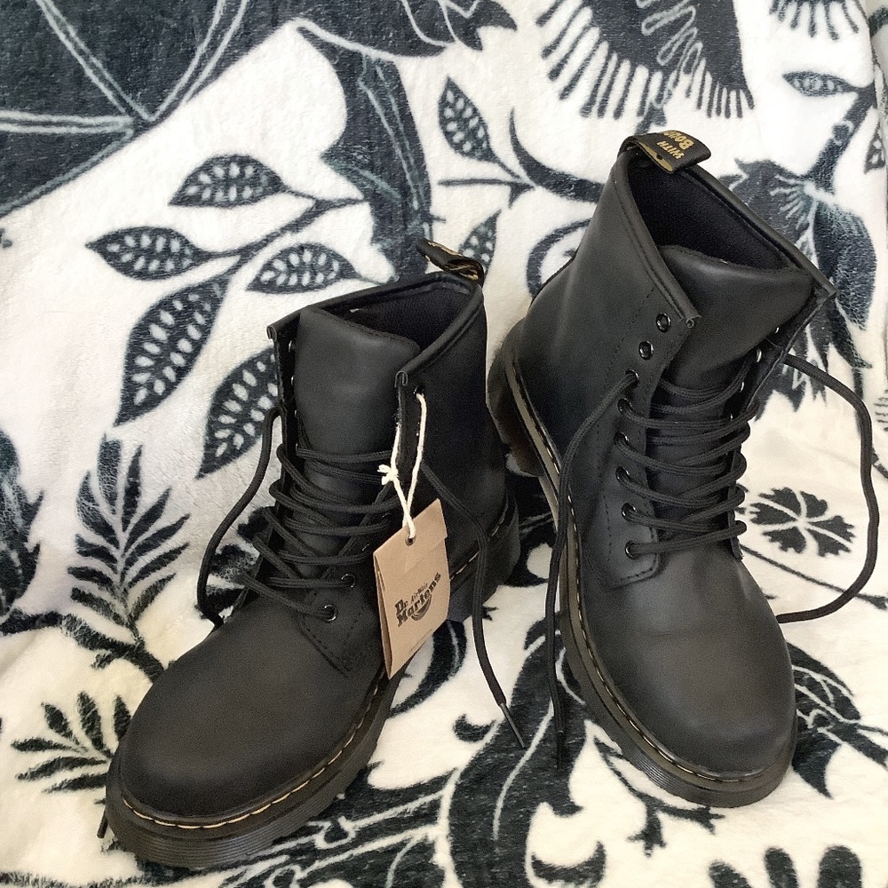 BRAND NWT Waterproof☔️ Doc Martens
